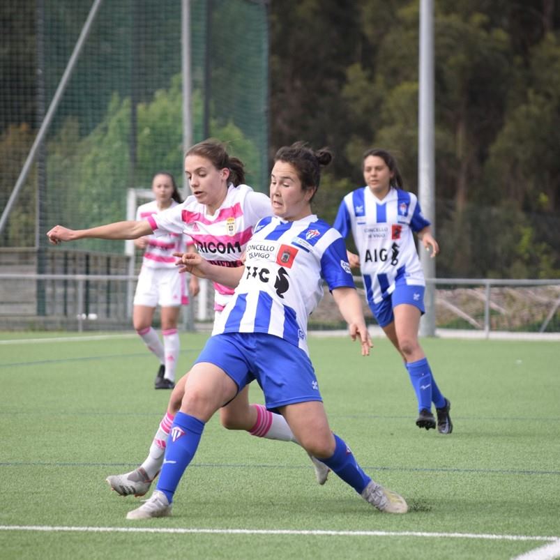 mujeres-jugando-futbol